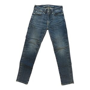 Men’s American Eagle airflex+; athletic skinny blue jeans in size 26x28